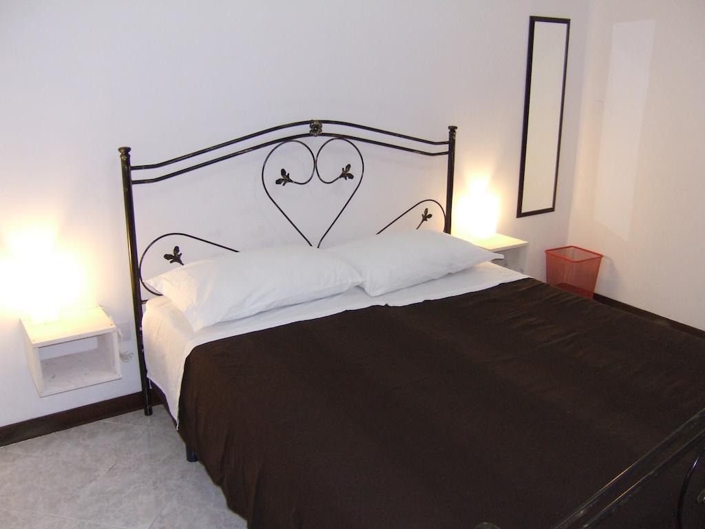 B&B Dei Tigli เลชเช ภายนอก รูปภาพ